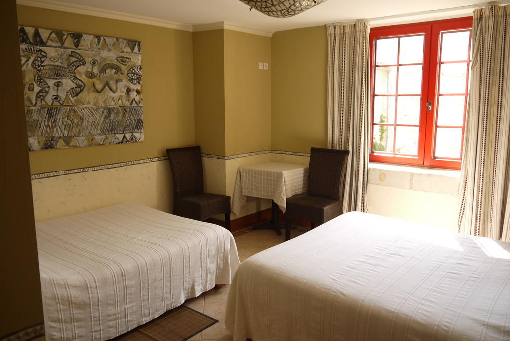 Troglodyte De La Fosse Hotel Meigne Room photo